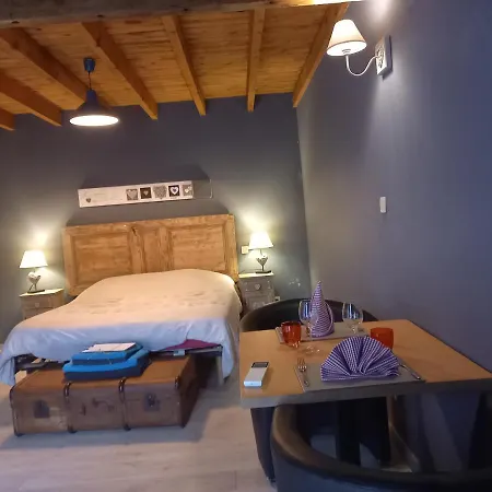 Nocleg ze śniadaniem Les De La Cour